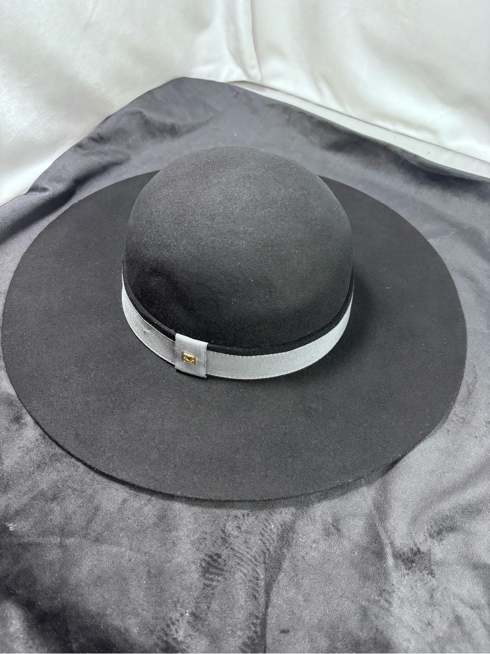 Liz Claiborne New York Black Wool Wide Brim Hat | Gray Ribbon Accent | One Size - Picture 2 of 8